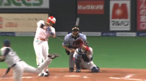 ９回裏２大谷２ベース (1)