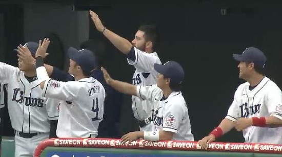 ５回裏３中村タイムリー２ベース (3)