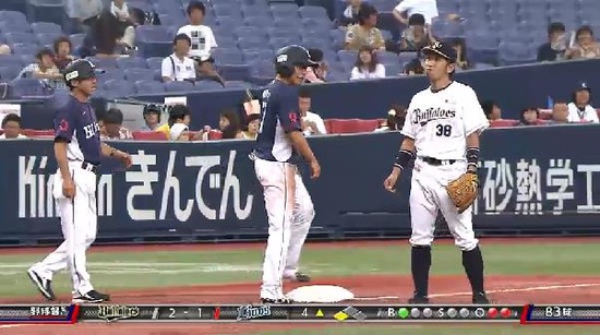 ４回表２暴投３塁