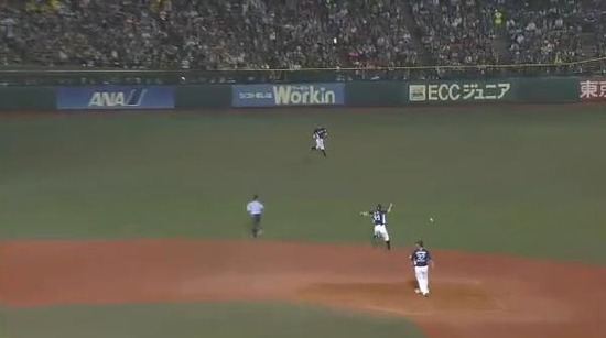 ５回裏２聖沢２点タイムリー (2)