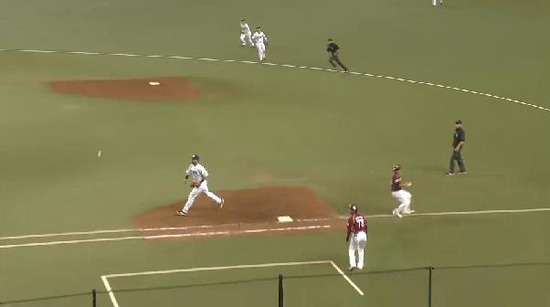 ８回表２ヒットとエラー２塁