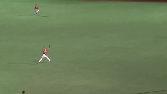 7回表3鬼崎セカンドフライ (2)