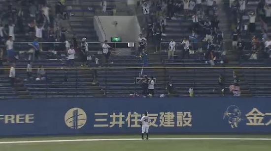 ５回表１炭谷HR (1)