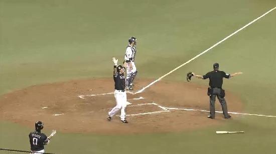 ７回表３中村タイムリー (2)