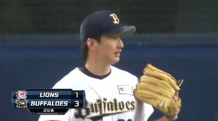 1回裏3脇谷タイムリー (3)