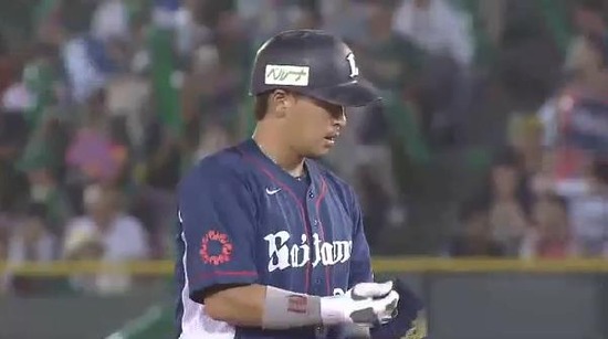 ７回表３浅村３点タイムリー２ベース (4)