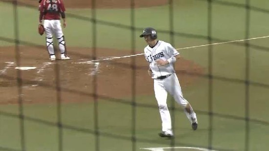 ８回裏３おかわり犠牲フライ (3)