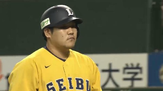 ９回裏３中村内野フライ (3)