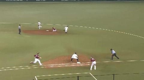 5回表3松井併殺 (2)