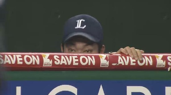 ９回表６鈴木タイムリー２点差 (5)