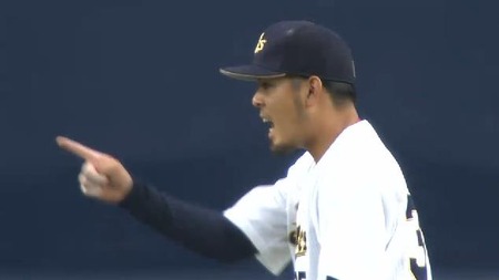 ３回表２渡辺併殺 (3)