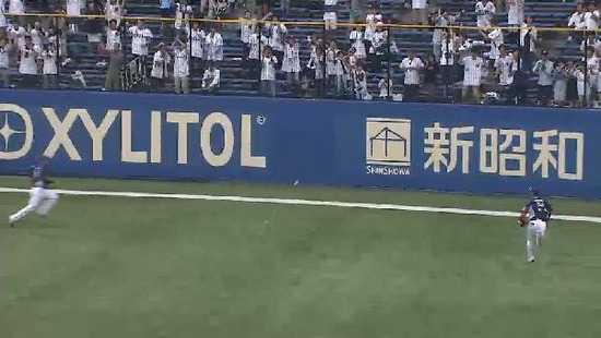 ４回裏４鈴木２点タイムリー２ベース (2)