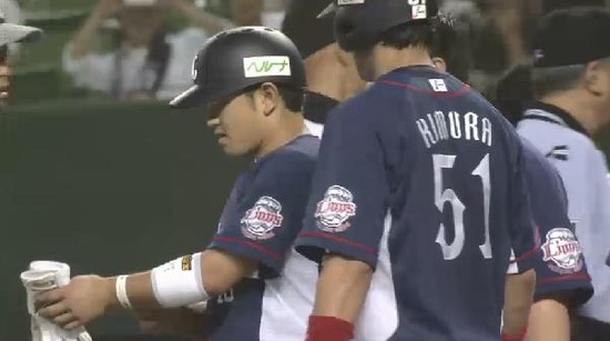 12回裏３森デッドボール (14)