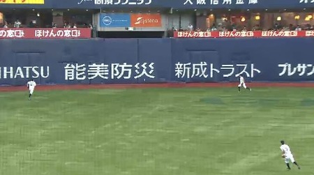 1回表1栗山初球2ベース (2)
