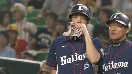 9回表1秋山内野安打 (2)