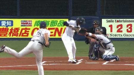 １回裏１安達ヒット平野デッドボール交代 (4)