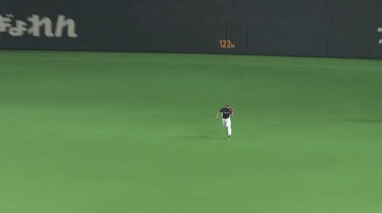 ７回裏３中田センターフライ (2)