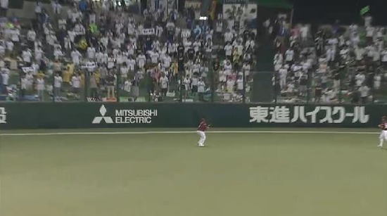 2回裏4秋山犠牲フライ (2)