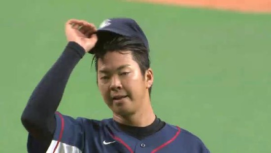 9回裏2先頭フォアボール (2)