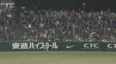 ４回裏３森本タイムリー (1)