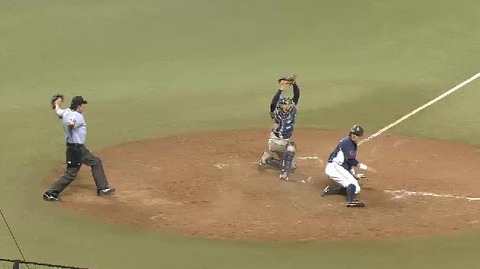 5回裏4中村タイムリー (3)