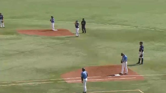 １回裏４角中ヒットノーアウト満塁 (2)