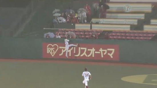 4回表1渡辺フォアボール浅村タイムリー3ベース (3)