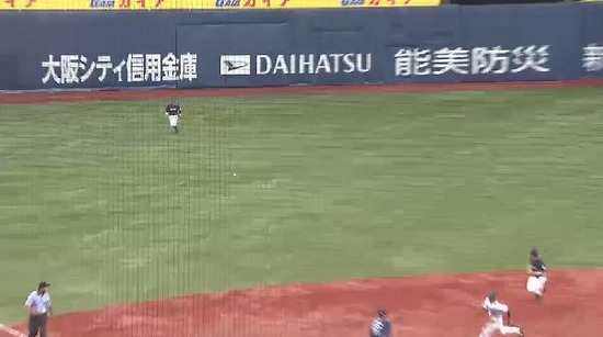 ５回裏２糸井タイムリー (3)