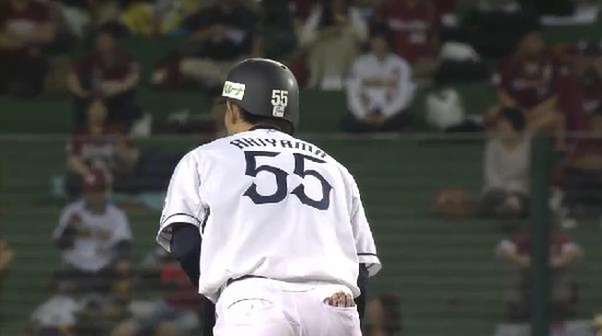 ９回裏１秋山２ベース