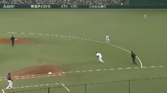 ８回表３藤田ファーストライナー (1)