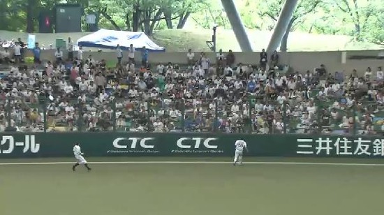 ６回裏２藤井タイムリー２ベース (3)