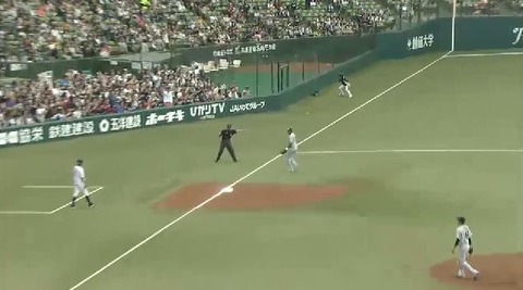 １回裏２栗山タイムリー２ベース (1)