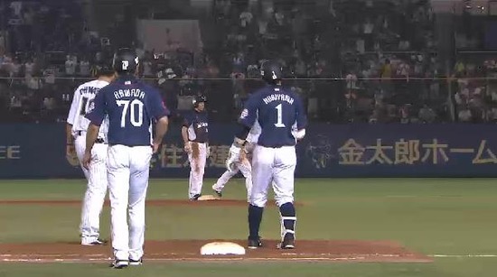 5回表2栗山連打2アウト1塁2塁 (2)