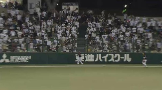 1回裏６森犠牲フライ (4)