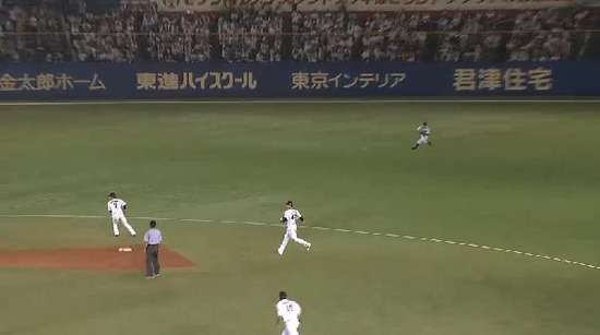 7回表3斉藤ヒット1アウト1塁3塁 (3)