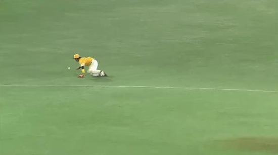 9回表3浅村ヒット満塁ノーアウト (2)
