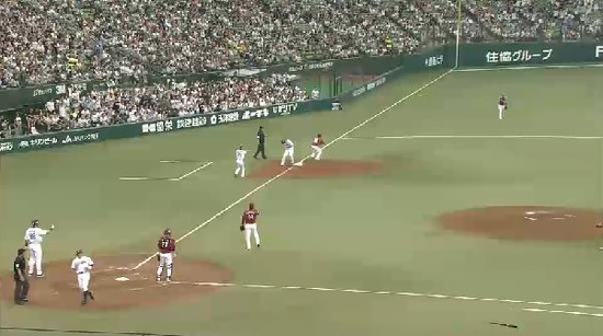 ５回裏３中村タイムリー２ベース (4)