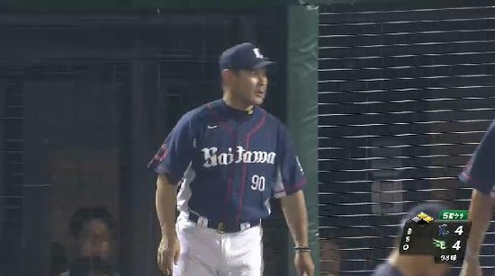 ５回裏３ペーニャフォアボール降板 (1)
