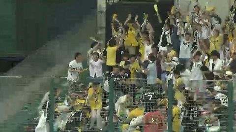 ５回表２藤井フォア緒方３ラン (1)
