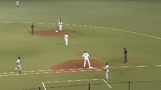 1回表２鳥谷四球荒木ライナーゲッツー (2)
