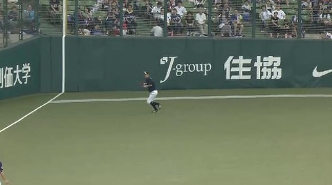 ８回裏５おかわりレフトフライ (2)
