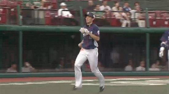 １回表３中村タイムリー (2)