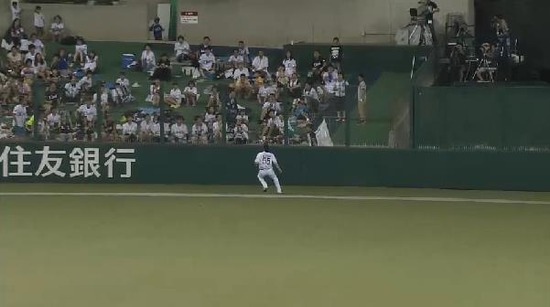 ９回表４ウィーラータイムリー２ベース (2)