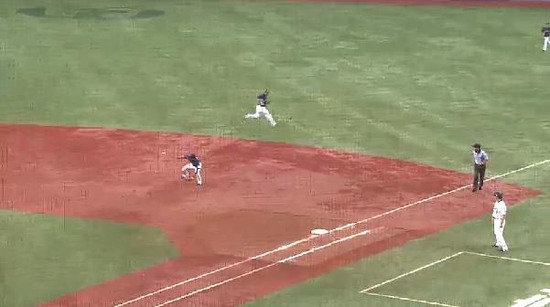 ８回裏１脇谷エラー (2)