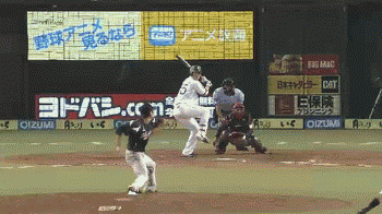 ３回裏２秋山タイムリー２ベース (1)