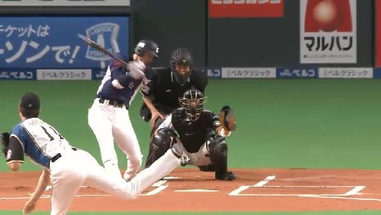 1回表２秋山三振 (2)