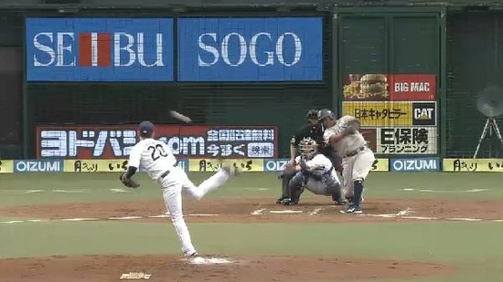 ３回表２逆球ヘルマンタイムリー (3)