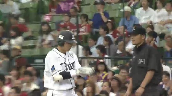 ７回裏１先頭栗山ヒット (2)