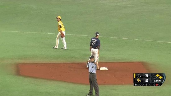 4回表1ヒット四球1塁2塁 (2)