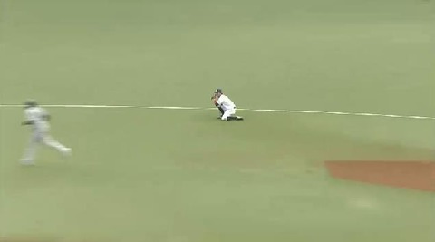 ９回表５武山ショートライナー試合終了 (2)